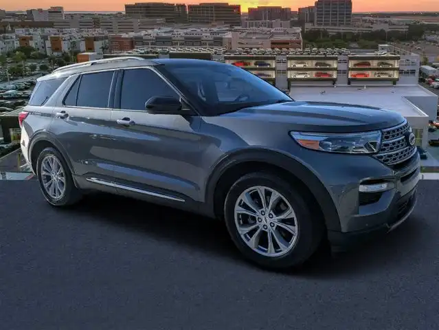 2022 Ford Explorer Limited RWD's photo