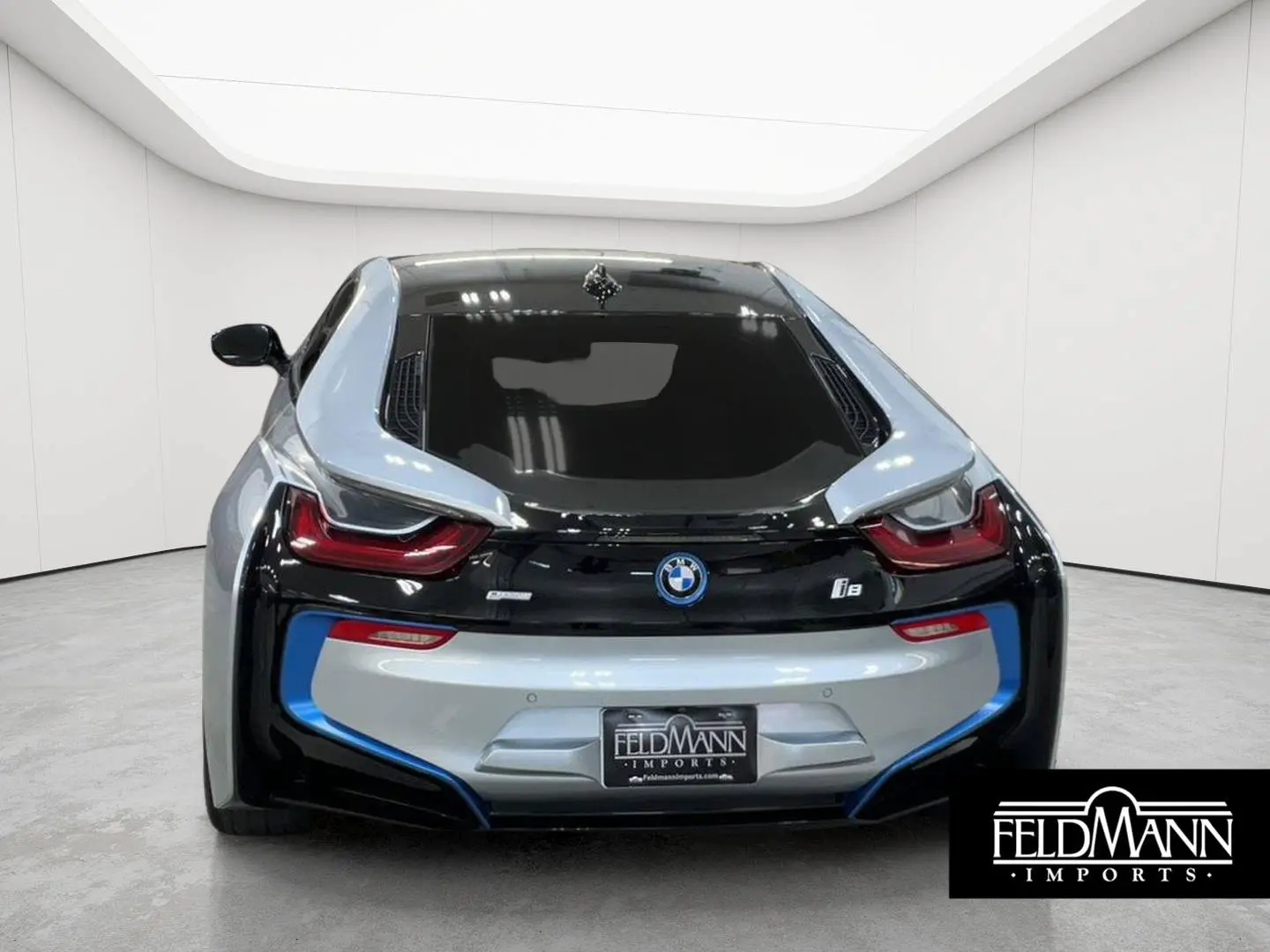 2016 BMW i8 2dr Cpe photo 5