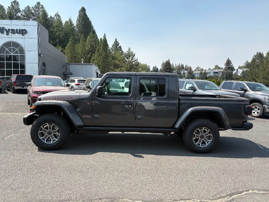2026 Jeep Gladiator Mojave X Auto photo 3