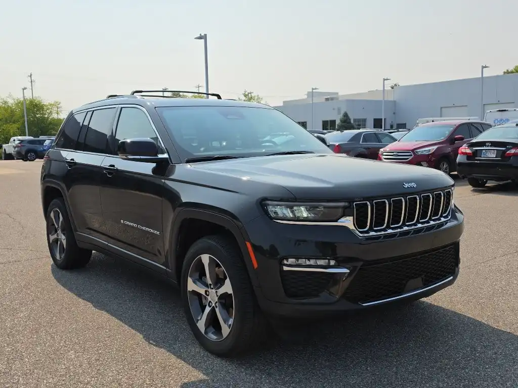2023 Jeep Grand Cherokee 4xe 4x4's photo