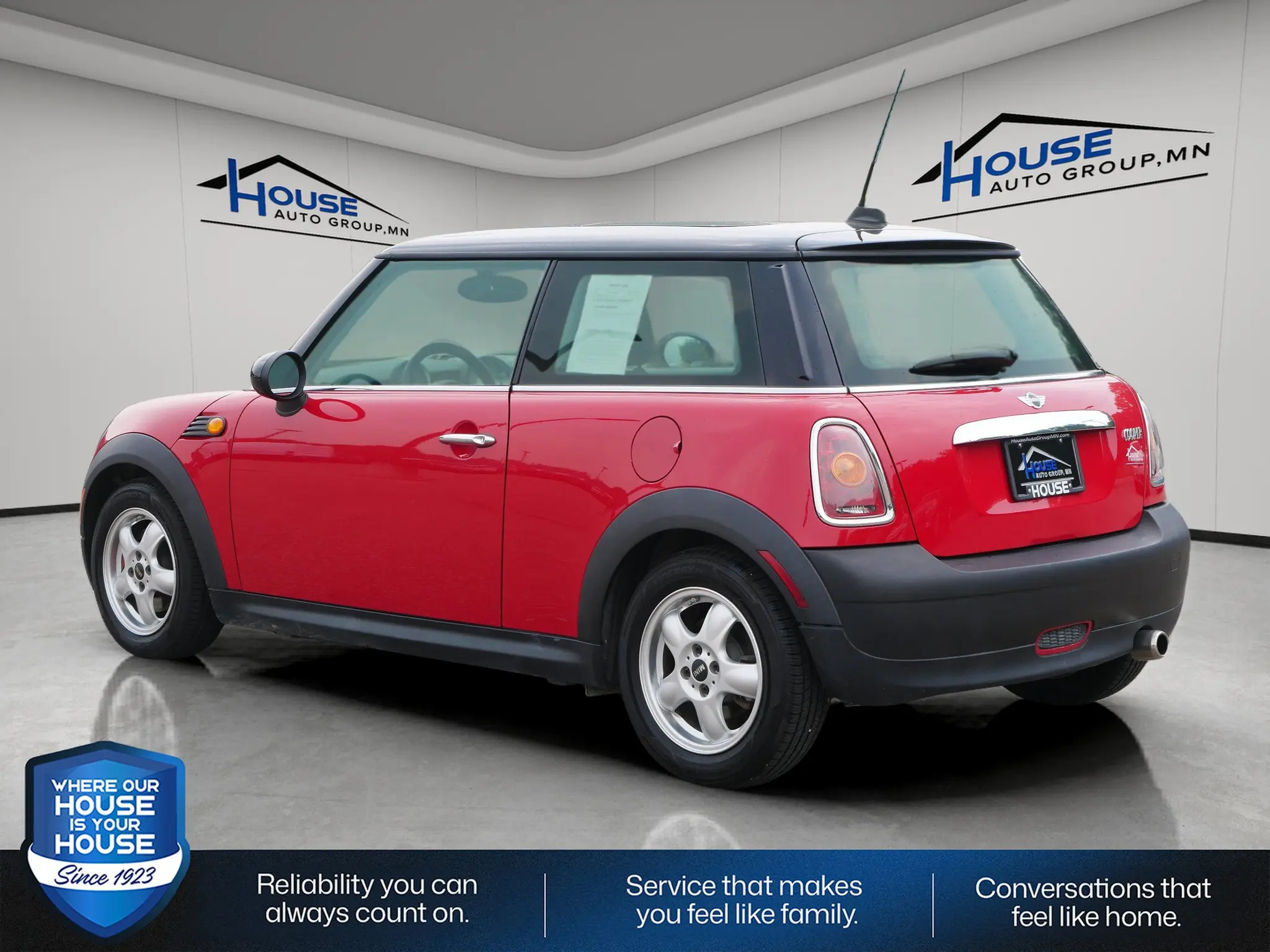 2010 MINI Cooper Base photo 4