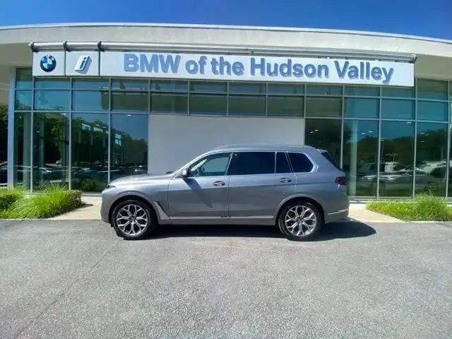 2024 BMW X7 xDrive40i's photo