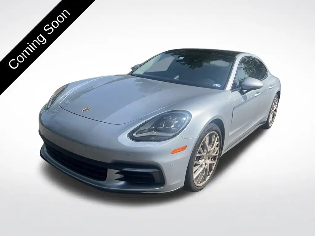 2018 Porsche Panamera Base's photo