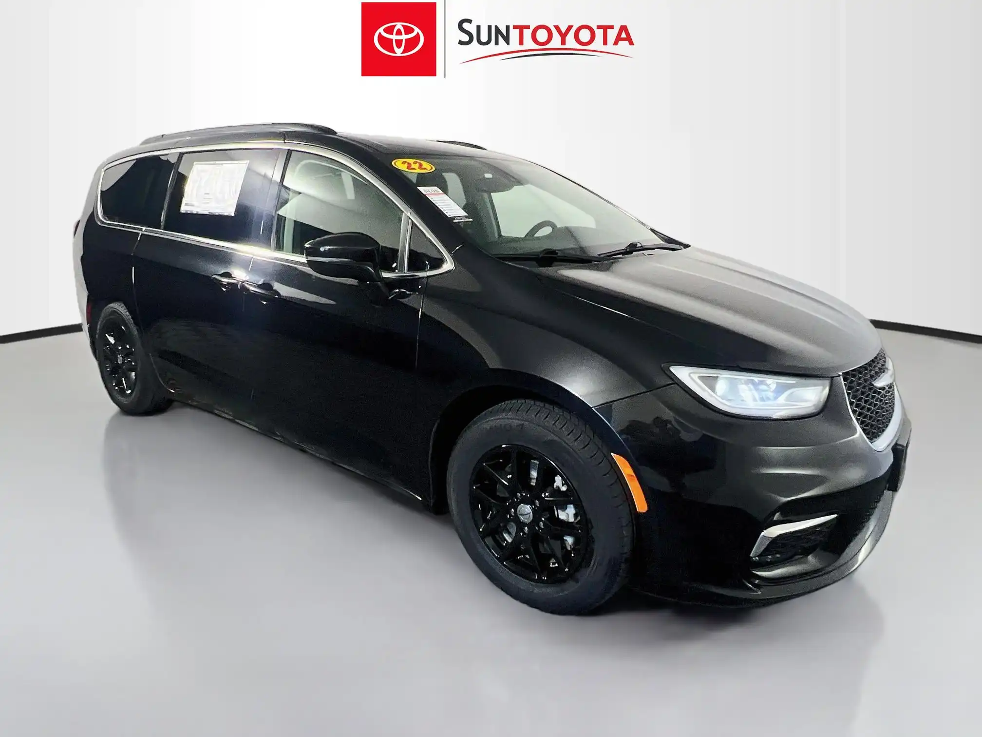 2022 Chrysler Pacifica Touring L's photo