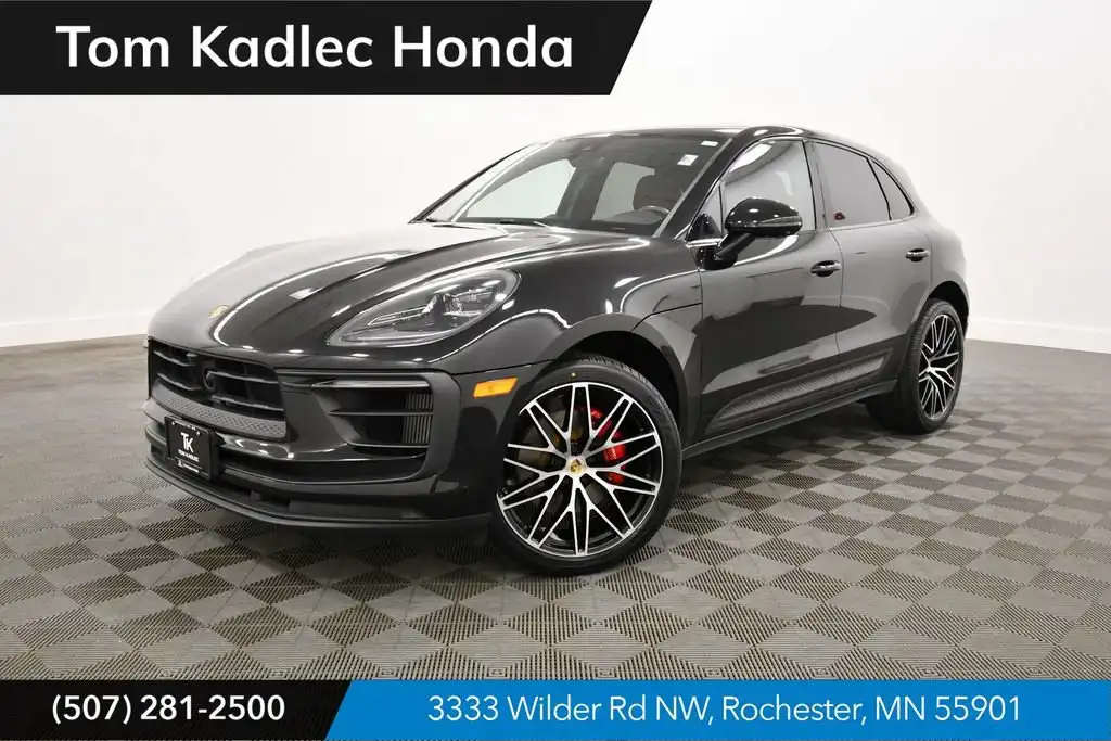 2023 Porsche Macan S's photo