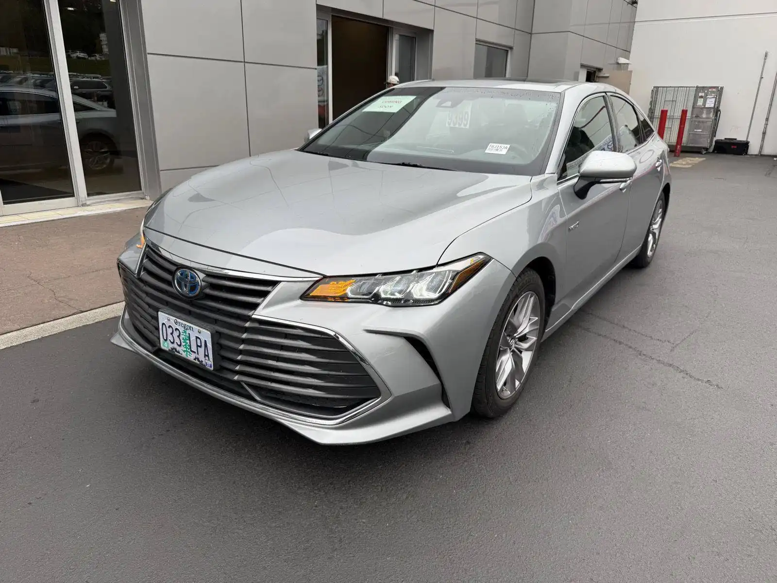 2019 Toyota Avalon XLE Hybrid's photo