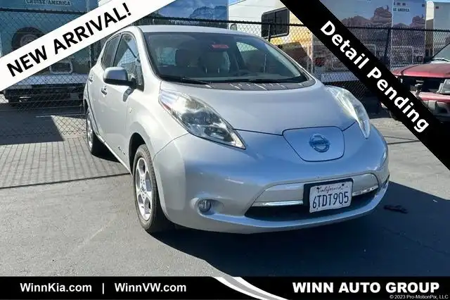 2011 Nissan Leaf SL's photo