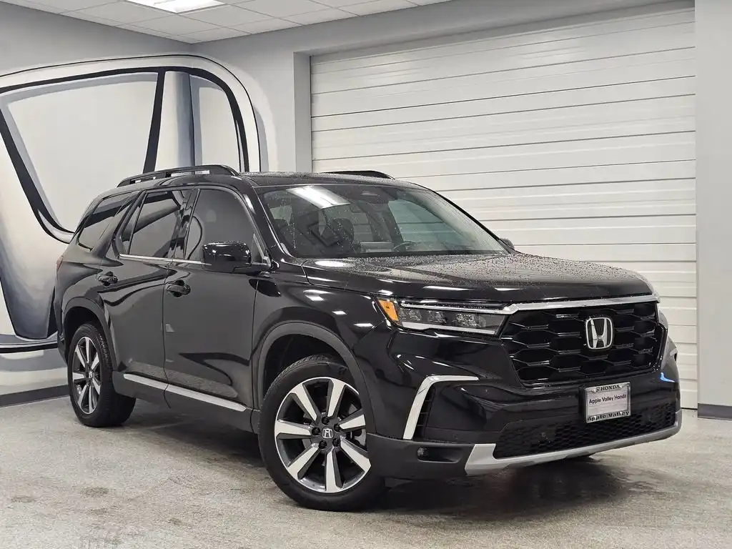 2024 Honda Pilot Touring AWD's photo