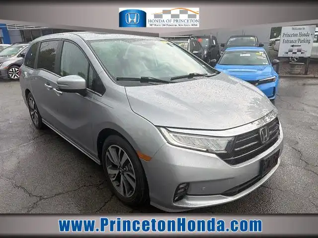 2023 Honda Odyssey Touring's photo