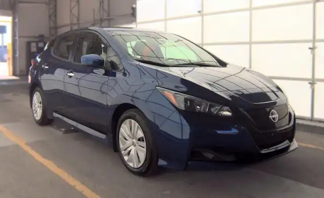 2025 Nissan Leaf S's photo
