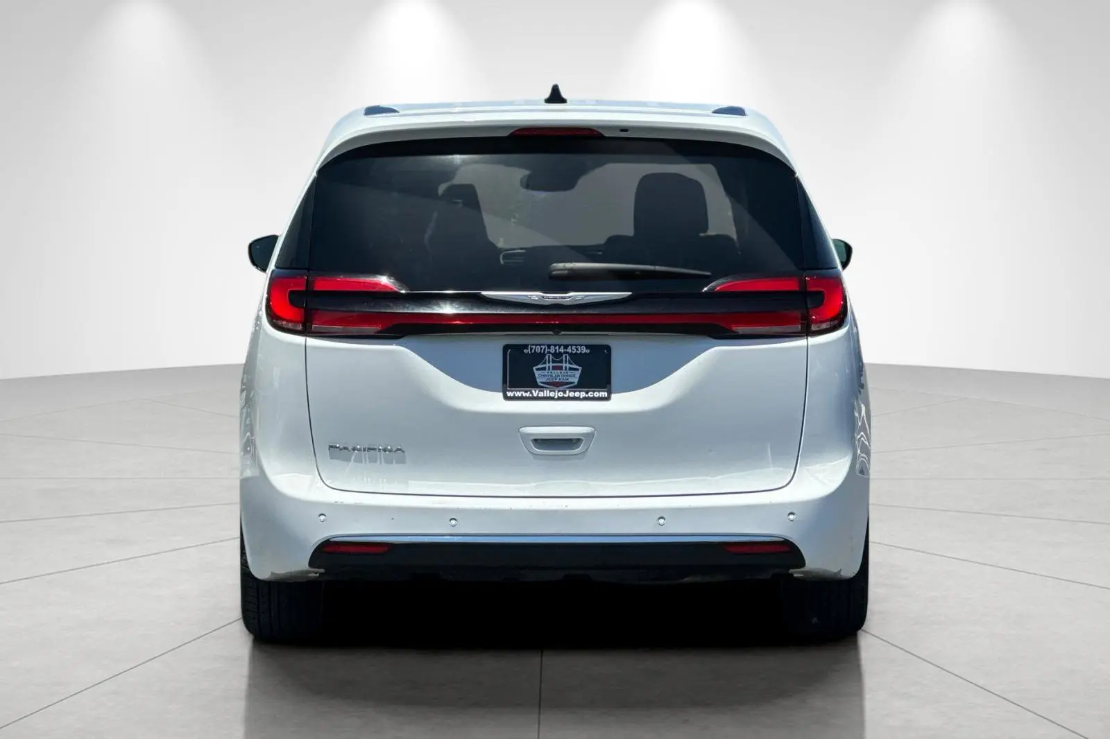 2024 Chrysler Pacifica Touring L photo 5