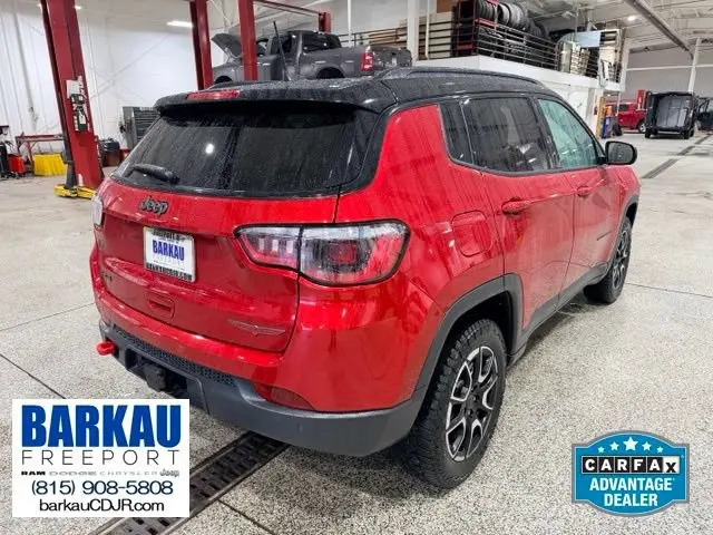 2025 Jeep Compass Trailhawk 4X4 photo 3