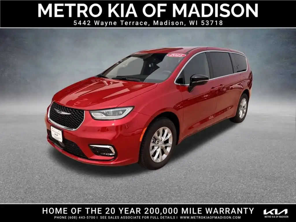 2025 Chrysler Pacifica Select AWD's photo