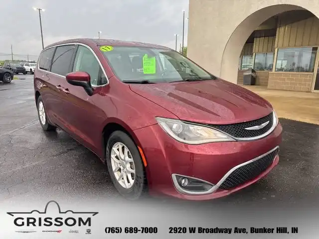 2017 Chrysler Pacifica Touring Plus's photo