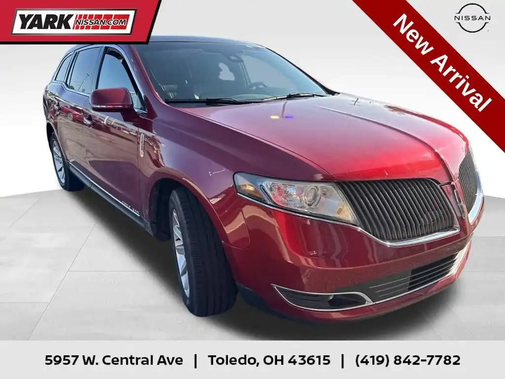 2013 Lincoln MKT's photo