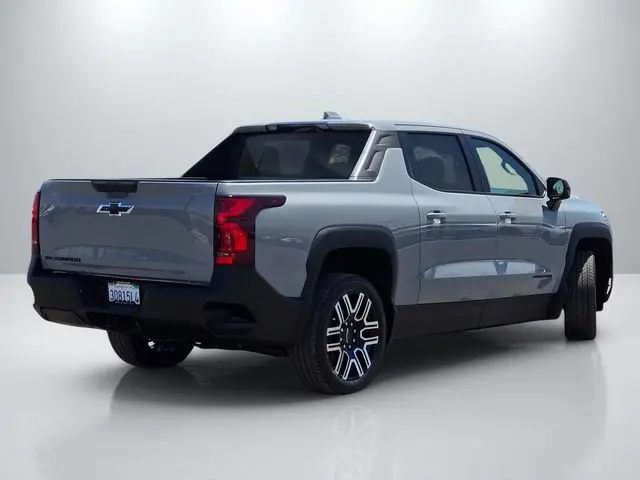 2026 Chevrolet Silverado EV Work Truck Standard Range photo 4
