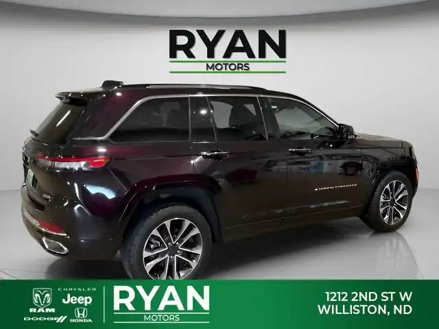 2023 Jeep Grand Cherokee Overland 4x4's photo
