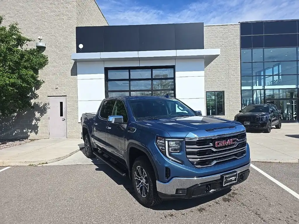 2024 GMC Sierra 4WD Crew Cab Short Box SLT's photo