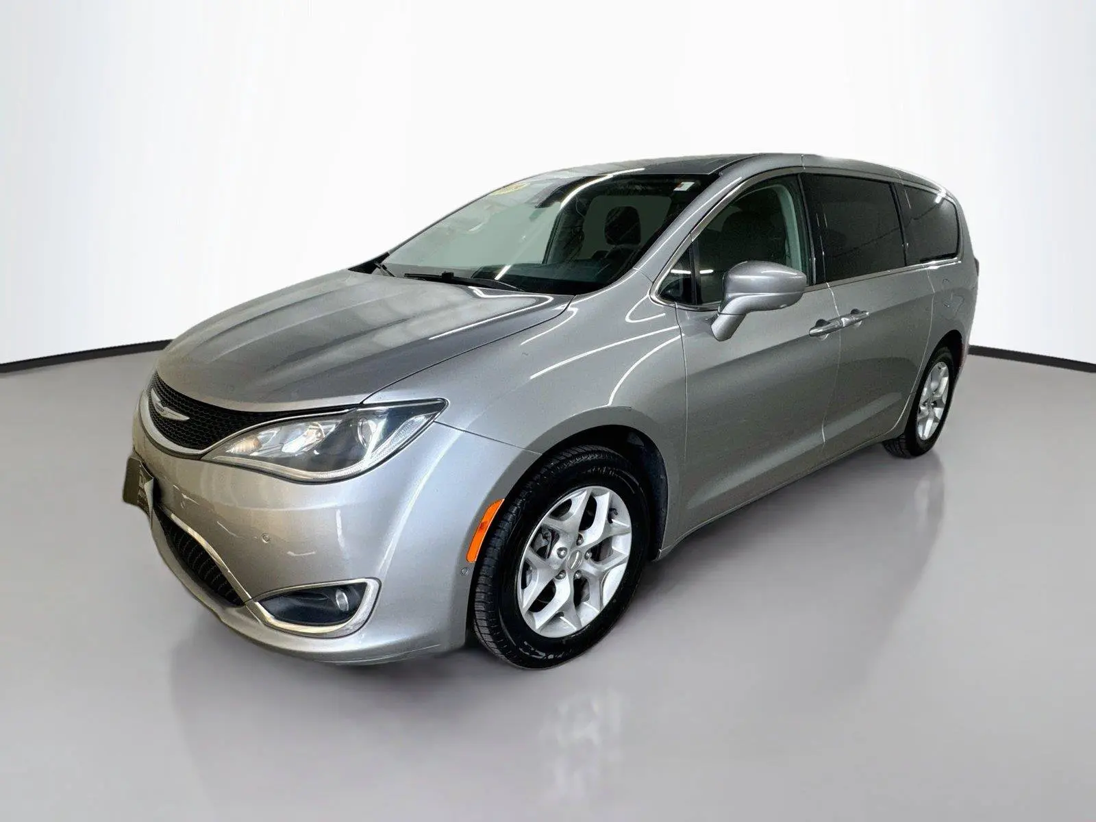 2019 Chrysler Pacifica Touring Plus photo 4