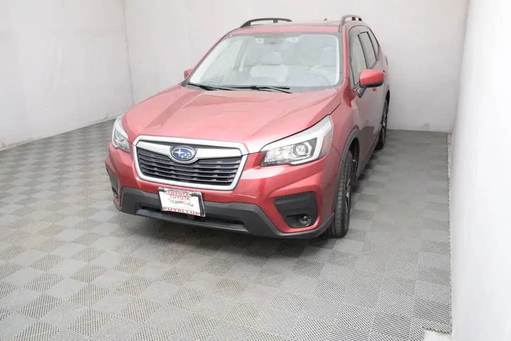 2020 Subaru Forester Premium's photo