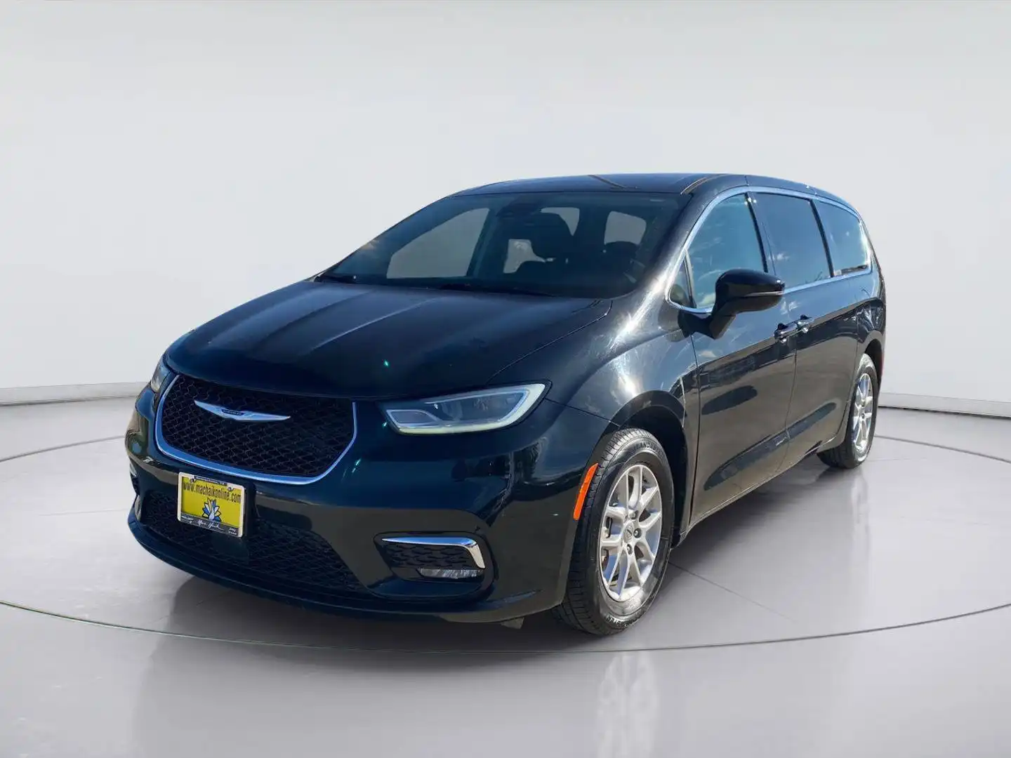 2023 Chrysler Pacifica Touring L's photo