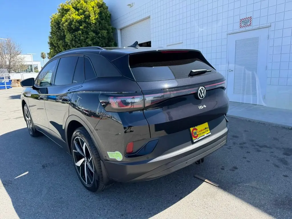 2023 Volkswagen ID.4 PRO S AWD photo 4