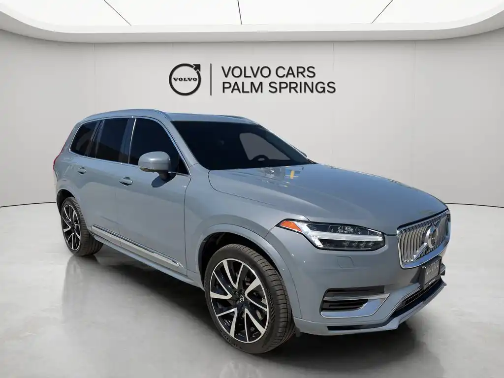 2022 Volvo XC90 T8 Recharge Inscription Expression 6-Passenger's photo