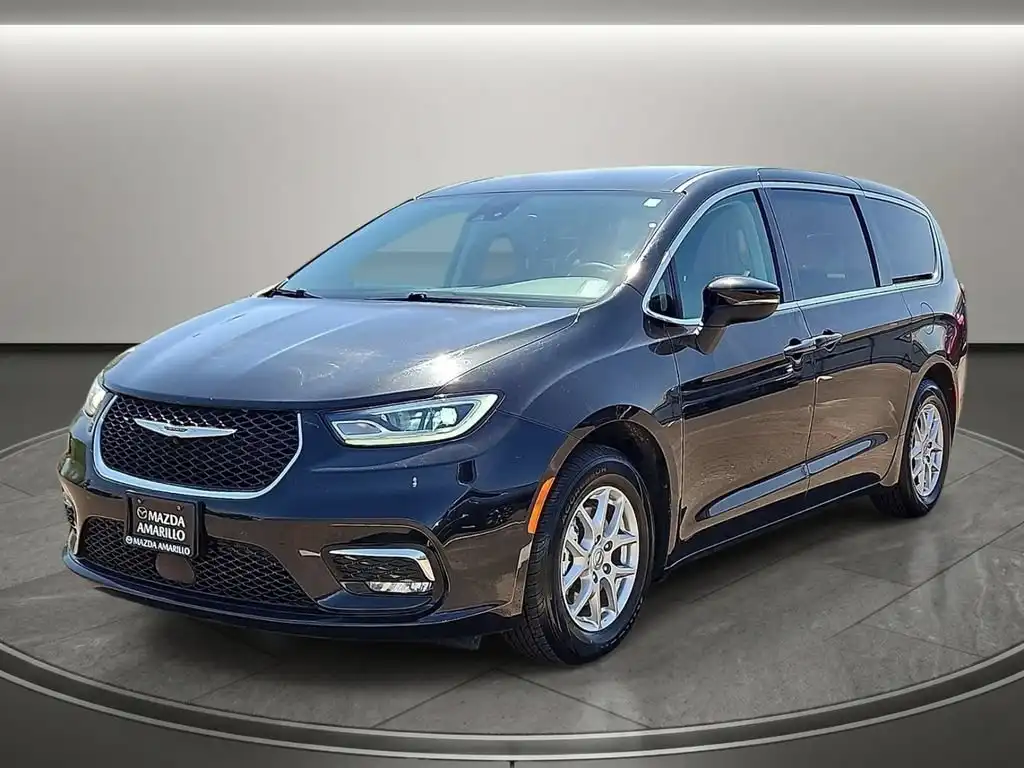 2023 Chrysler Pacifica Touring L's photo