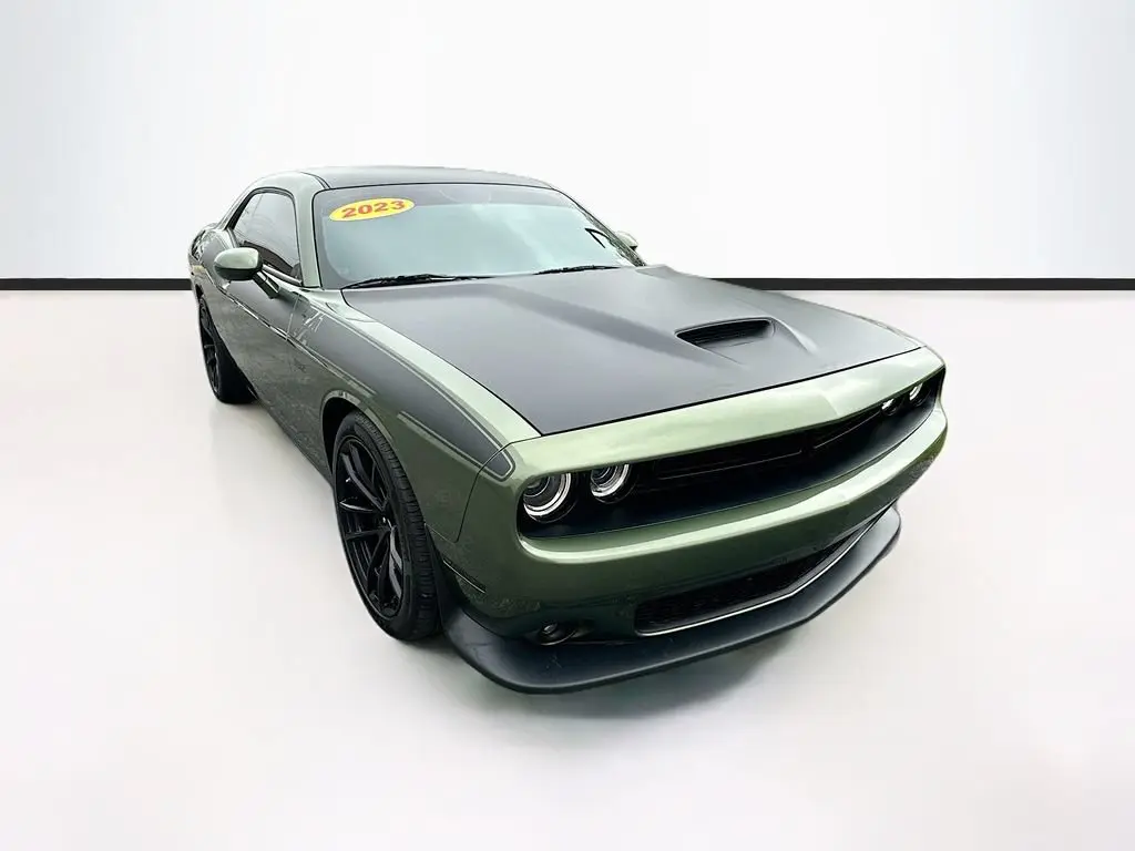 2023 Dodge Challenger R/T Scat Pack photo 3