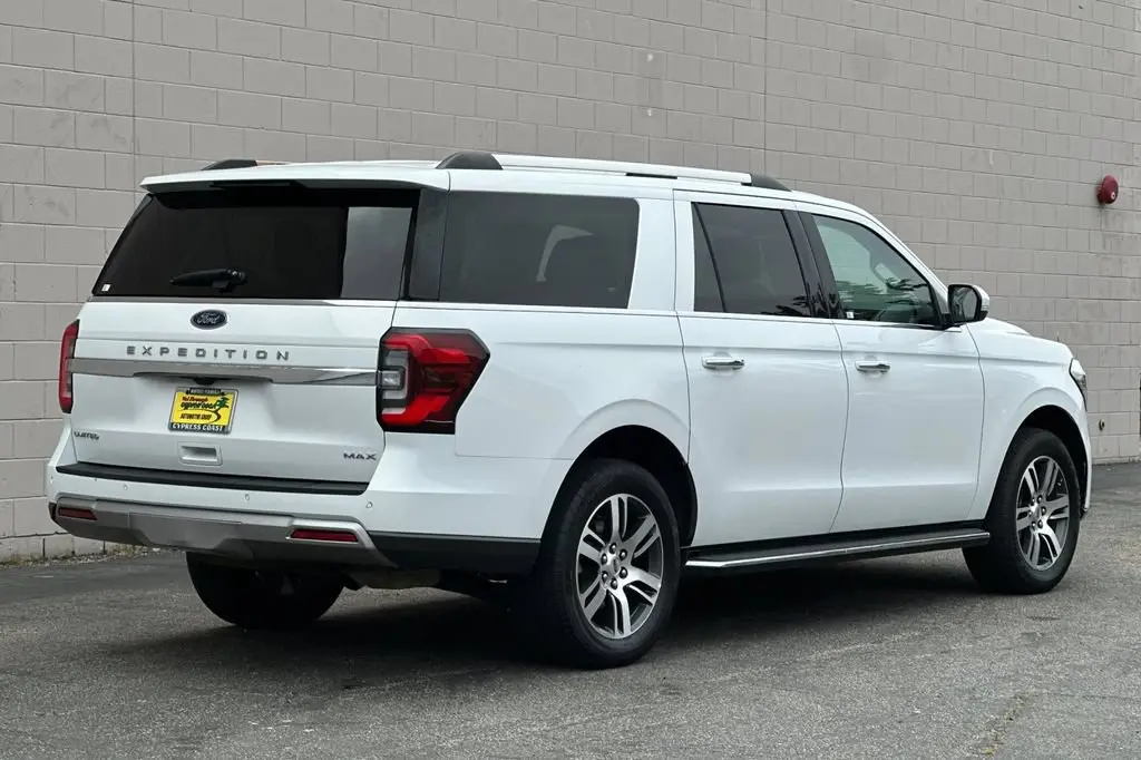 2023 Ford Expedition Limited MAX photo 3