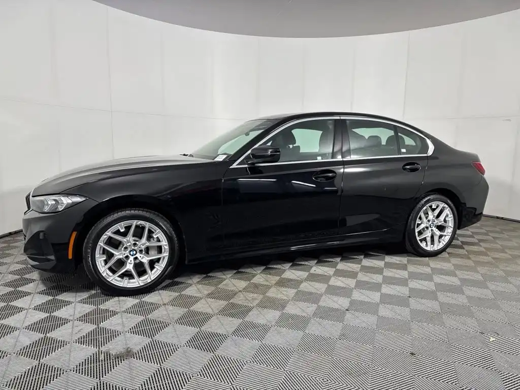 2025 BMW 3 Series 330i xDrive Sedan's photo