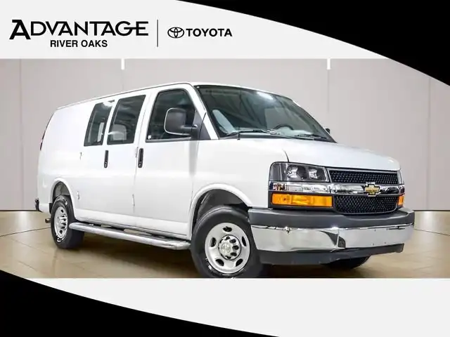 2025 Chevrolet Express 2500 Work Van HD's photo