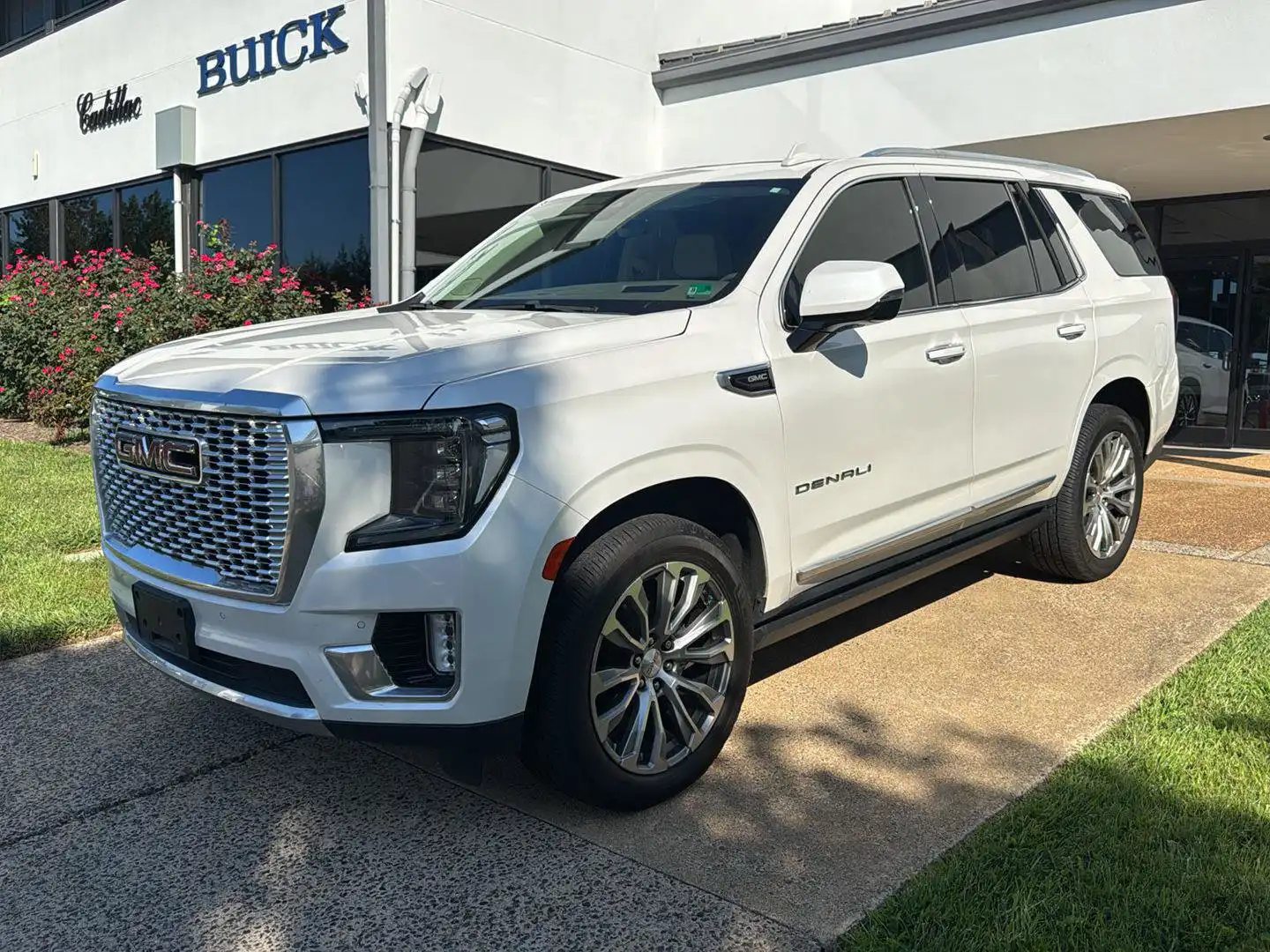 2021 GMC Yukon Denali 4WD's photo