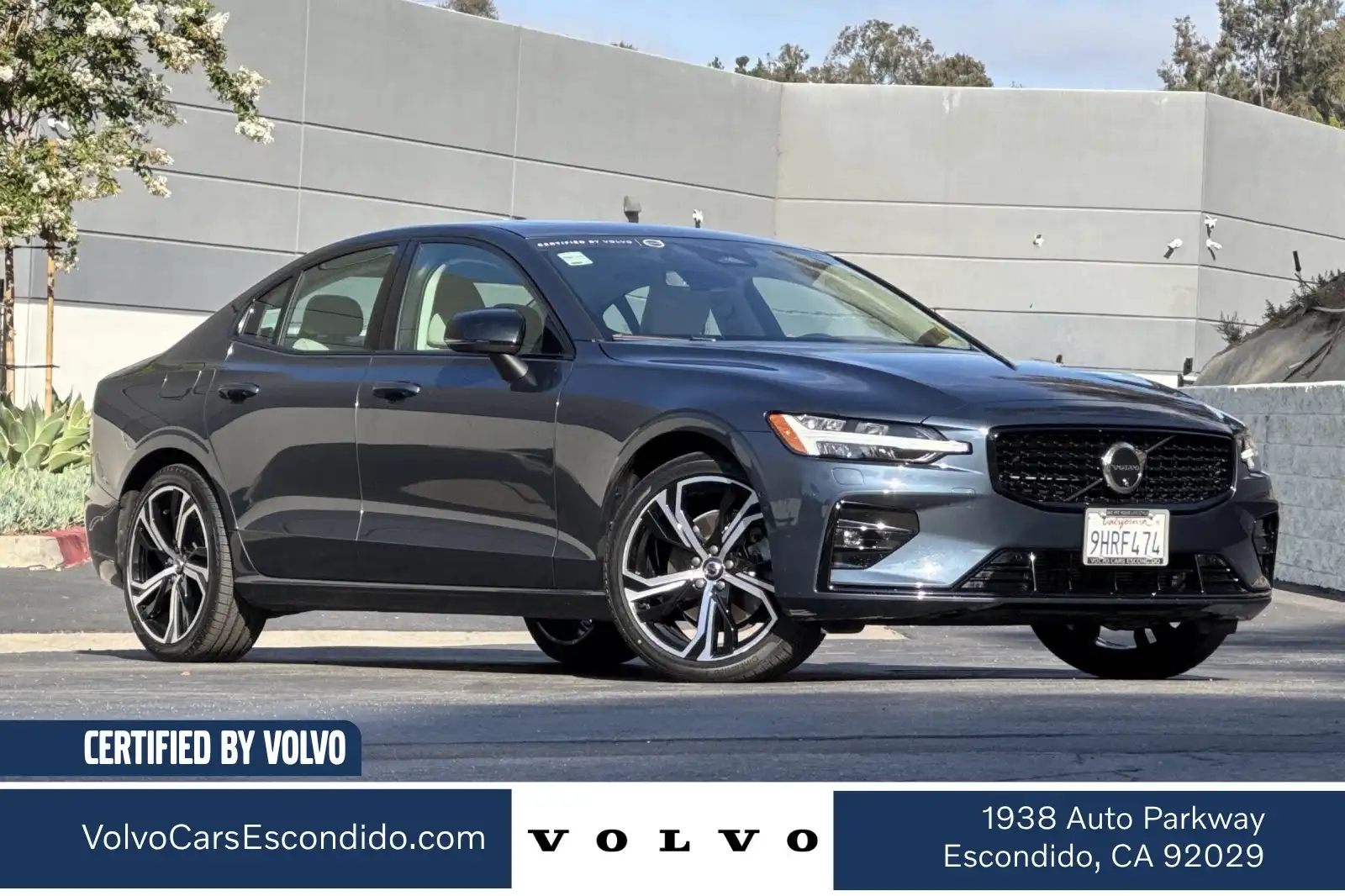 2024 Volvo S60 B5 Plus Dark Theme's photo