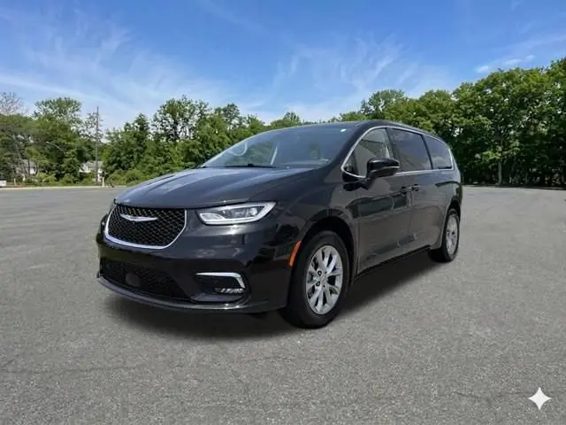 2023 Chrysler Pacifica Touring L AWD photo 4