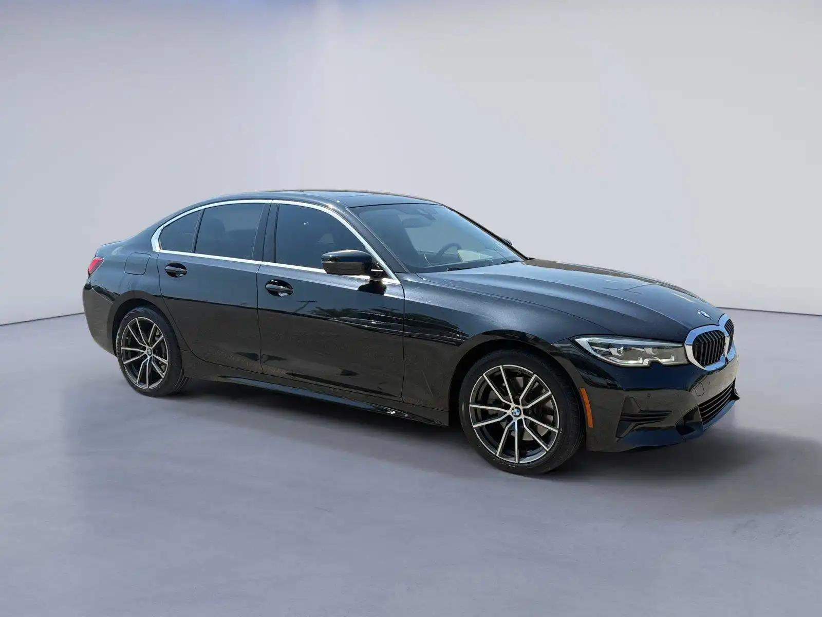 2019 BMW 3 Series 330i Sedan's photo
