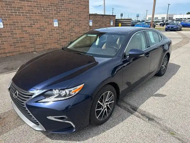 2016 Lexus ES 350 350's photo