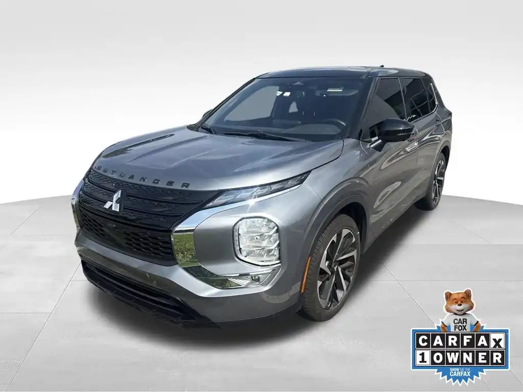 2023 Mitsubishi Outlander SEL Black Edition 2WD's photo