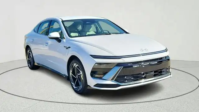 2026 Hyundai Sonata SEL AWD's photo