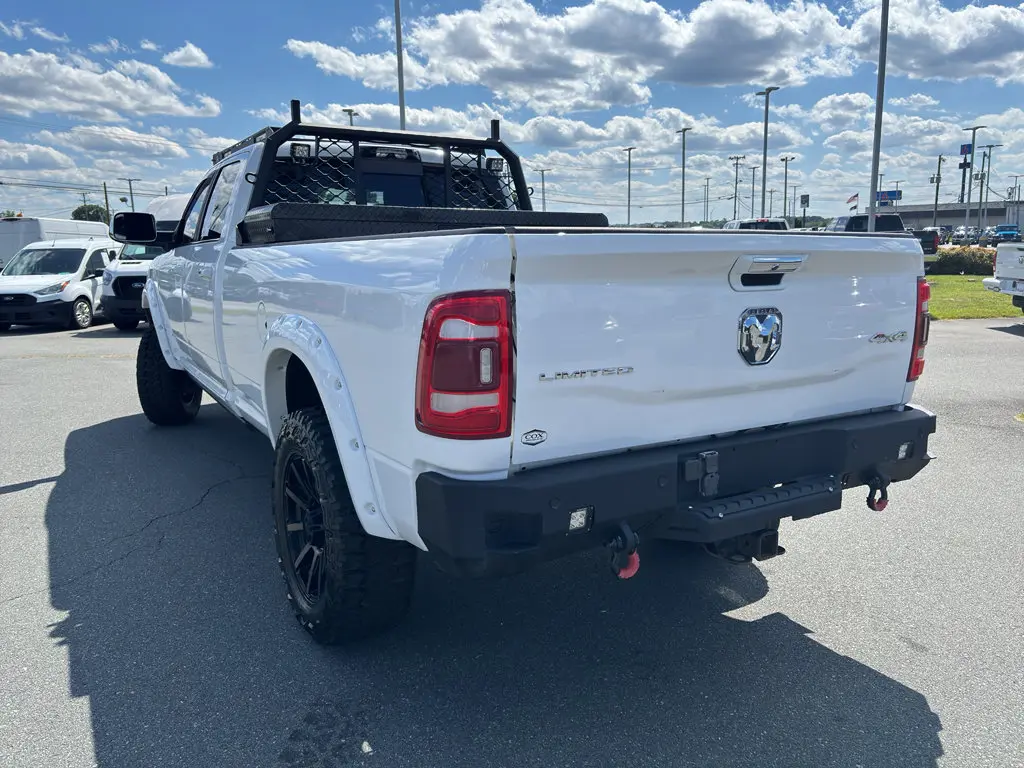 2022 RAM 3500 Limited 4X4 Crew Cab LWB photo 5