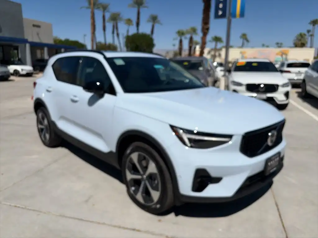2026 Volvo XC40 B5 Plus Dark AWD's photo