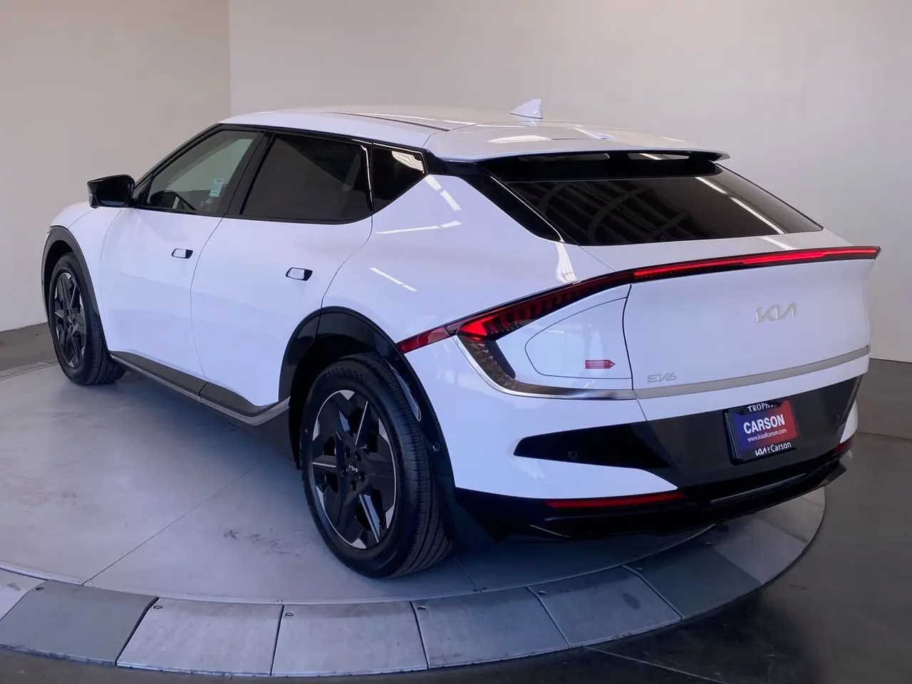 2026 Kia EV6 Wind photo 3