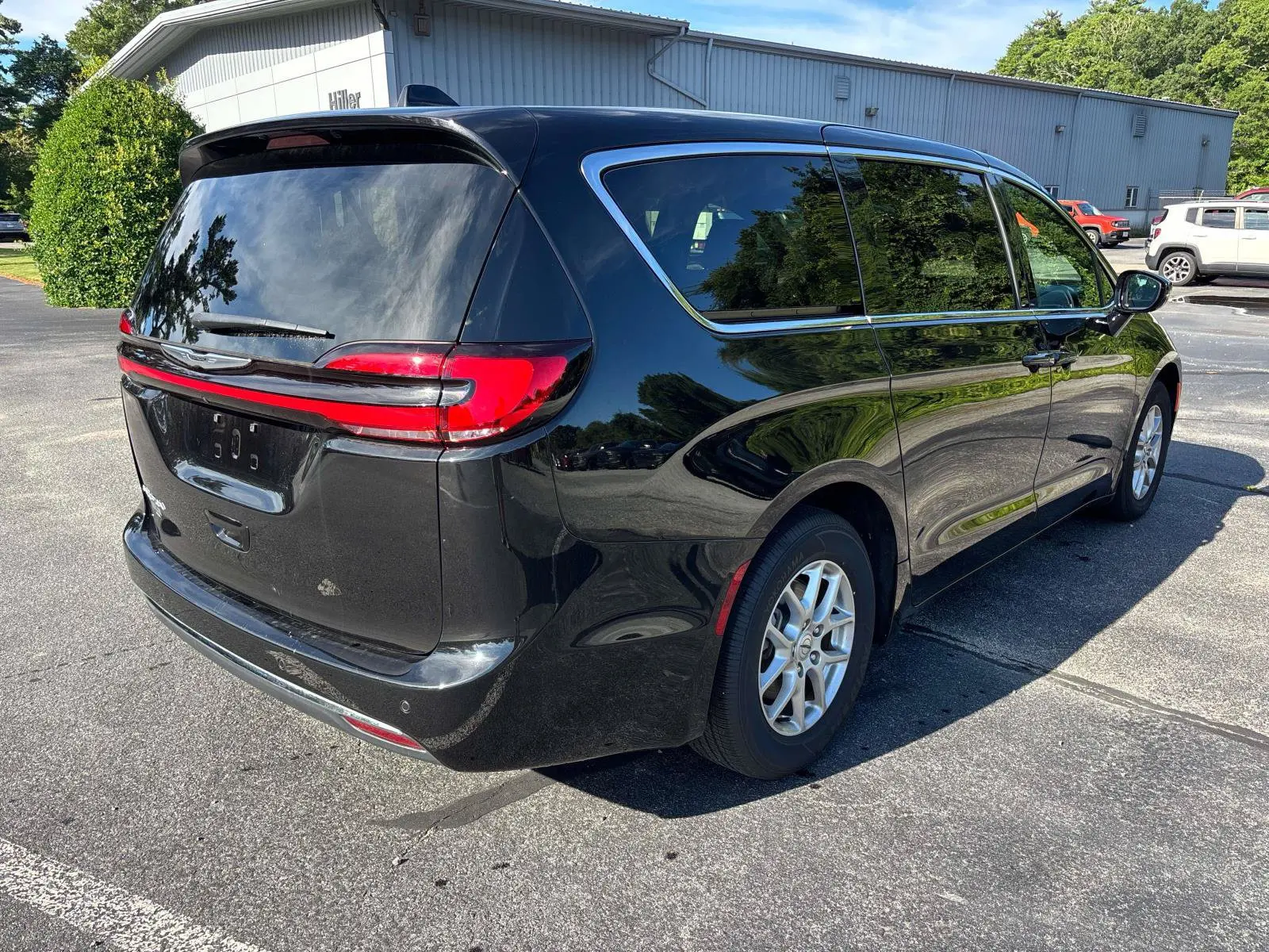 2025 Chrysler Pacifica Select photo 5
