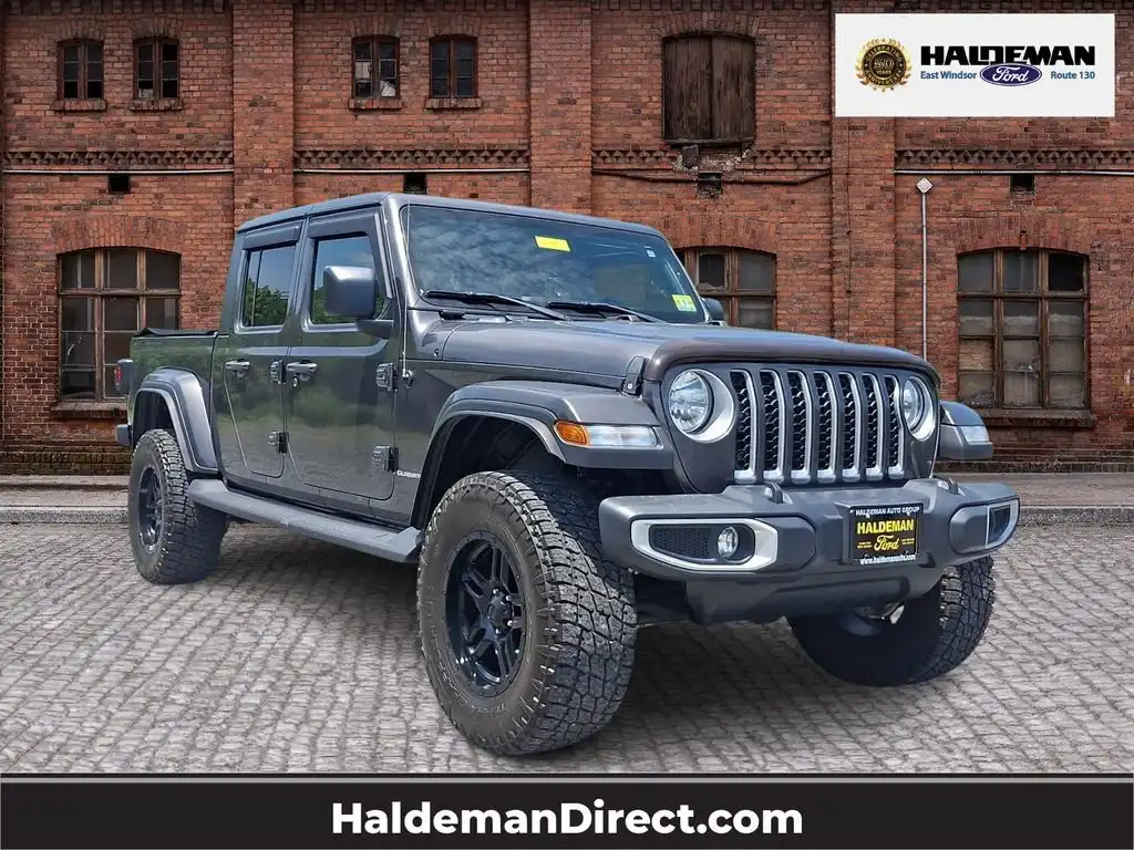2021 Jeep Gladiator Overland's photo