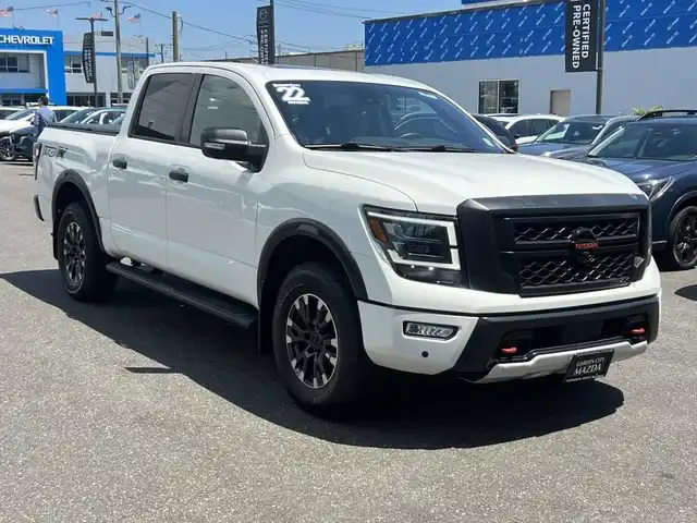 2022 Nissan Titan PRO-4X 4X4 Crew Cab's photo