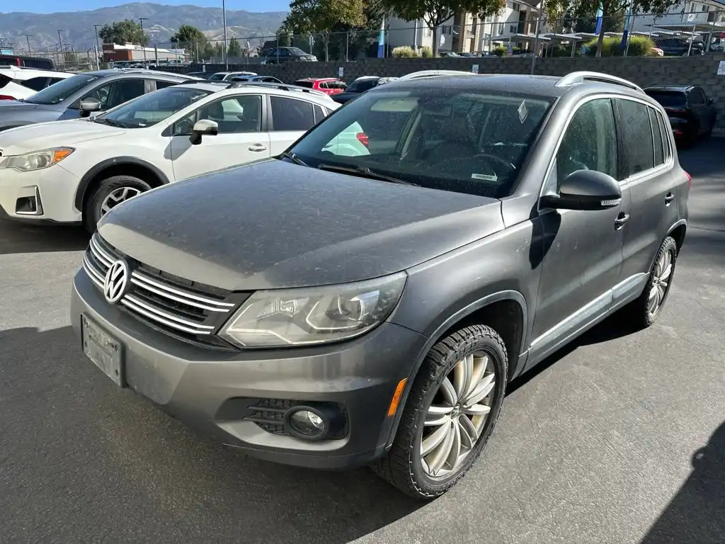 2016 Volkswagen Tiguan 2.0T SE 4Motion's photo