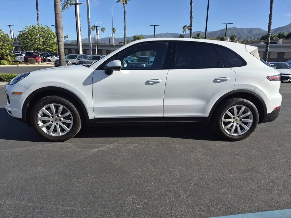2021 Porsche Cayenne Base photo 4