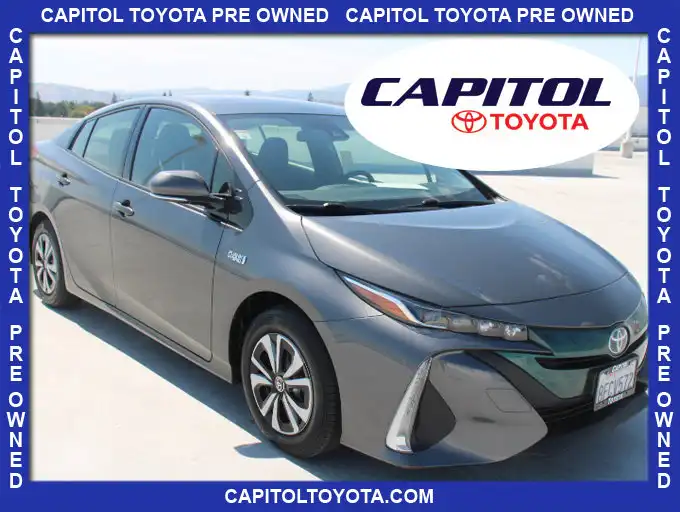 2018 Toyota Prius Prime Plus's photo