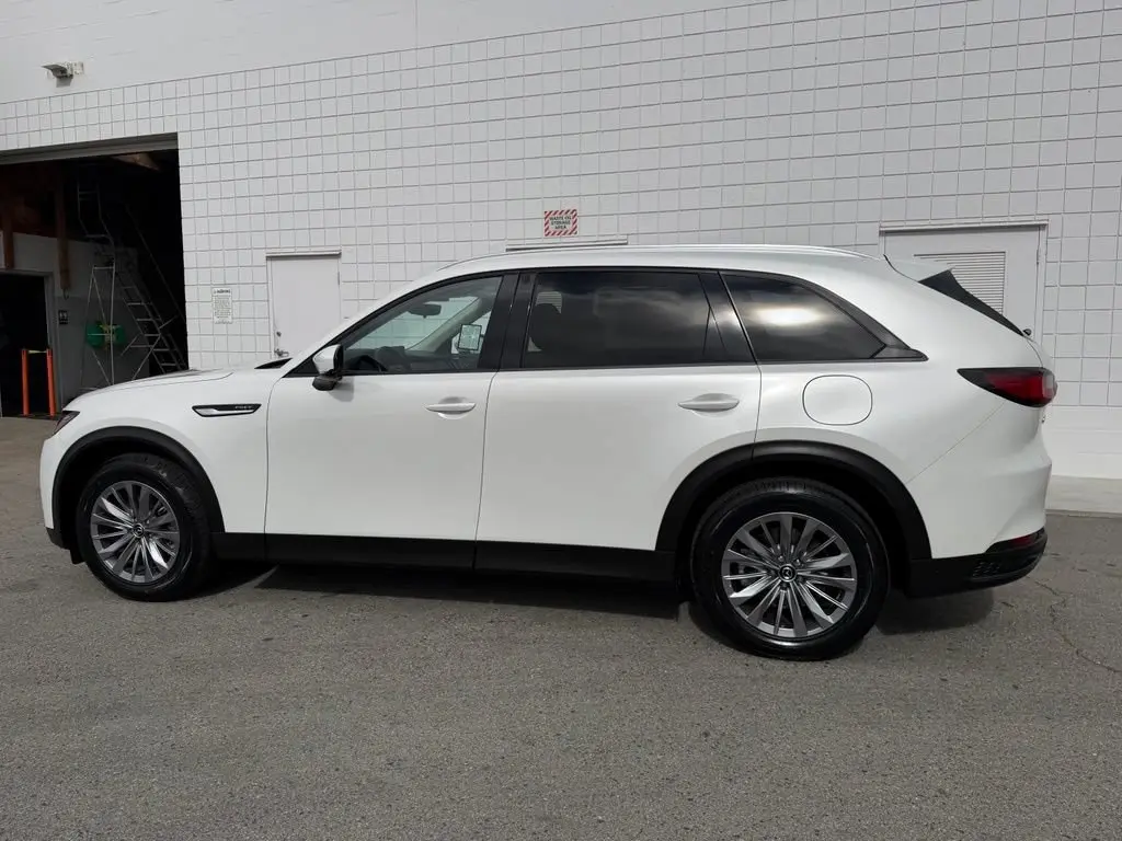 2024 Mazda CX-90 PHEV Preferred Package photo 3