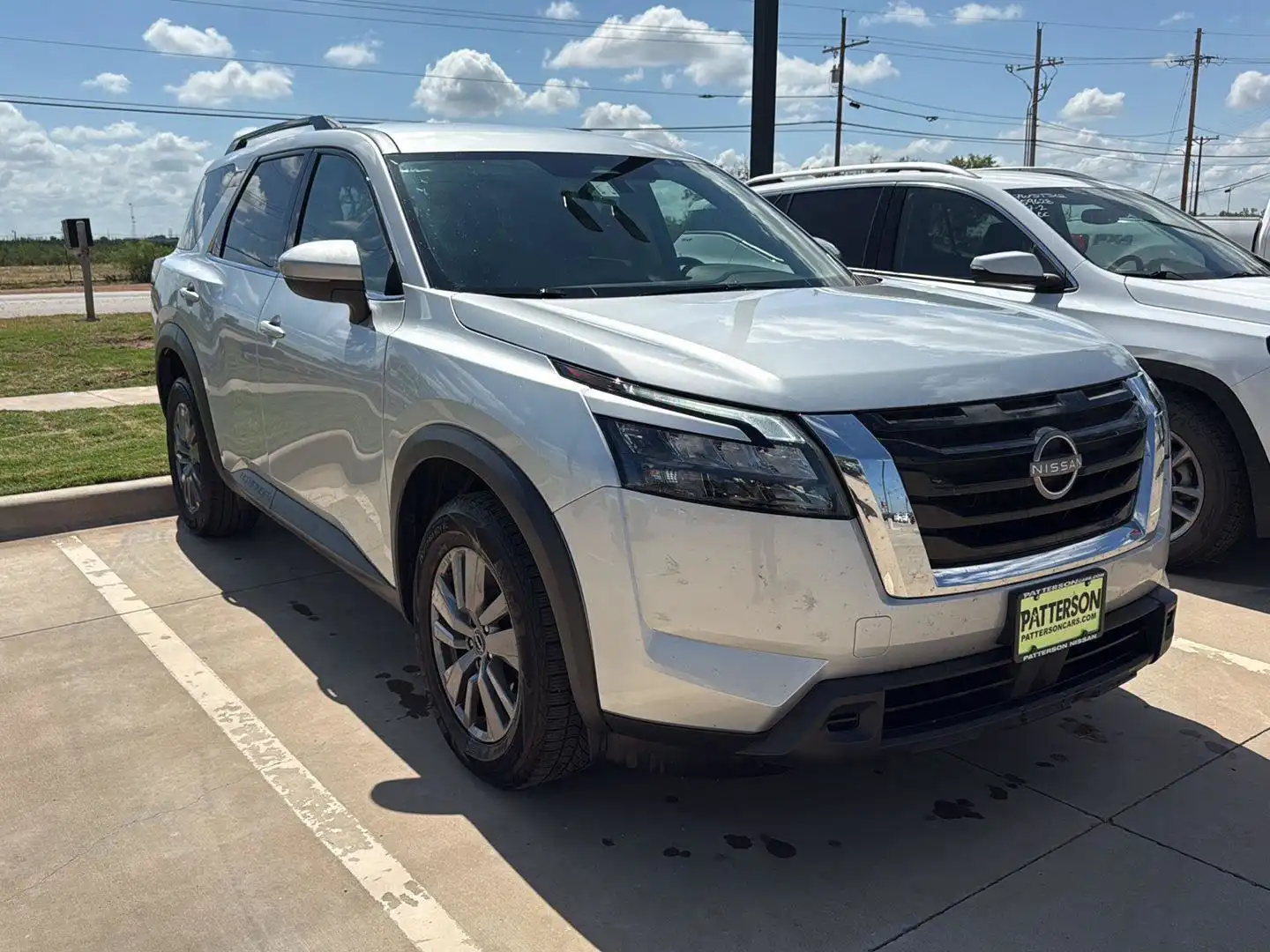 2025 Nissan Pathfinder SV 4WD's photo